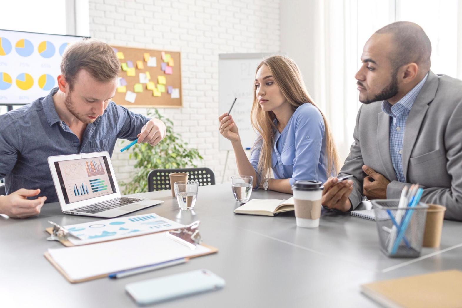 Planificación de objetivos financieros realistas a medio plazo